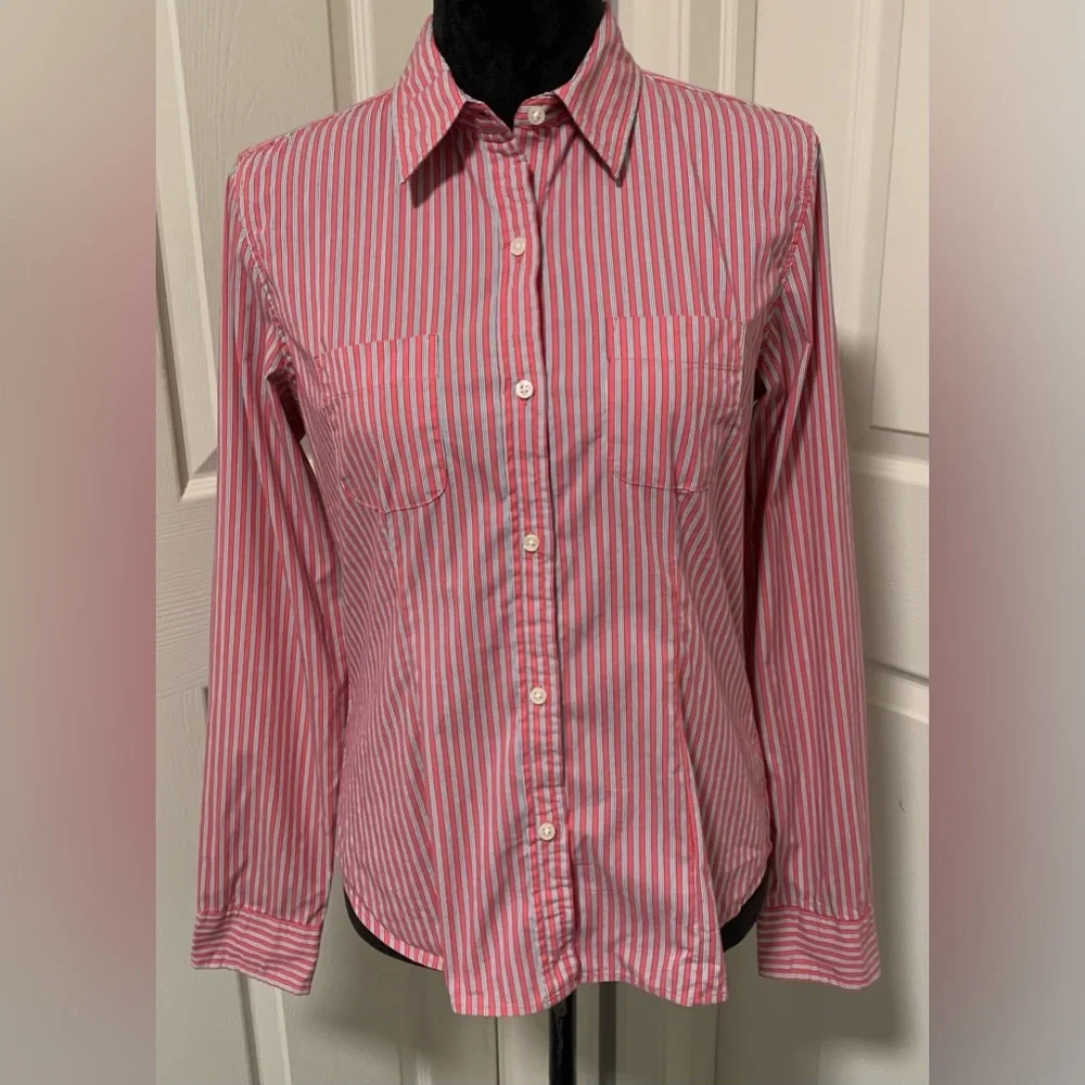 American Eagle Ladies Fitted Button Down Shirt